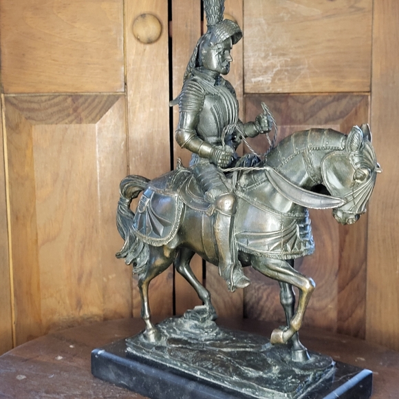 Bronze Knight Statue - Picture 9 of 13
